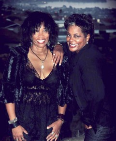 969221_258587130954969_846482320_n