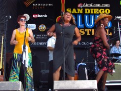 Sharifah, flanked by April West and her mom, Deejha Marie, at Gator by the Bay, 2015. Photo by Debra Bourgeois.